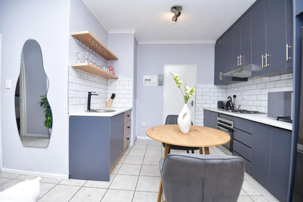 Comfy Hatfield Appartment Pretoria-Noord Exterior foto