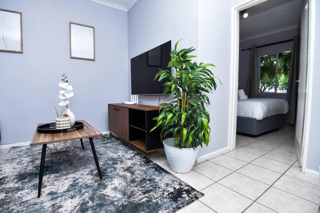 Comfy Hatfield Appartment Pretoria-Noord Exterior foto