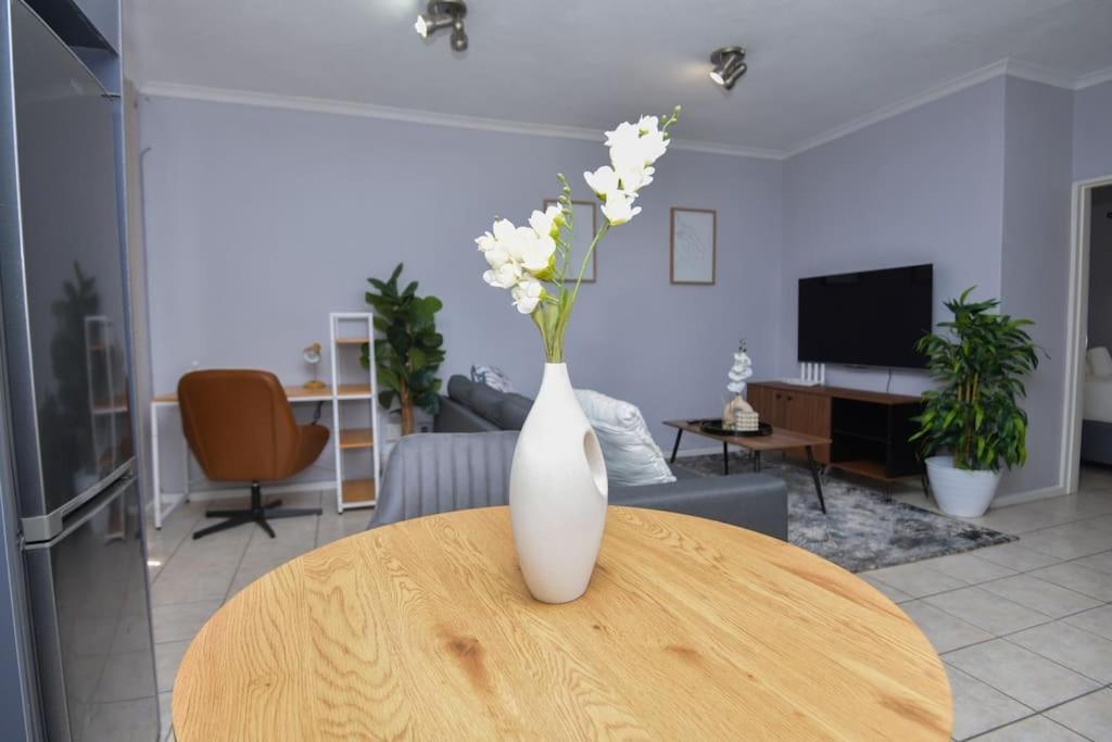 Comfy Hatfield Appartment Pretoria-Noord Exterior foto